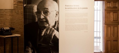 La gran exposición homenaje a Francisco Brines llega al Museu Etnològic de Oliva, su ciudad natal